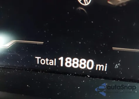 2022 BMW M8 Competition z USA, uszkodzony, nr VIN WBSAE0C09NCJ35543